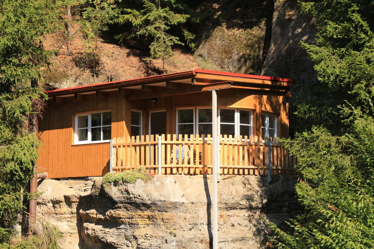 Malbenka - Chata Na Skale Pod Hradem Kokorin Ngoại thất bức ảnh